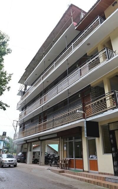 Discover the Local Charm of Manali with a Stay at Mahadev Cottage
